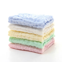 Détail du tissu éponge des serviettes bébé