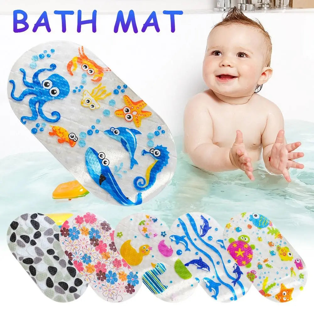 Tapis de bain bébé posé dans la baignoire
