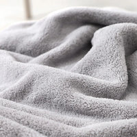 Serviette de bain bébé à capuche, bébé enveloppé après le bain